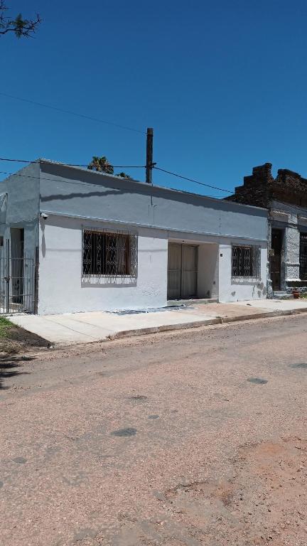 Amplia en centro de San Gregorio - 1