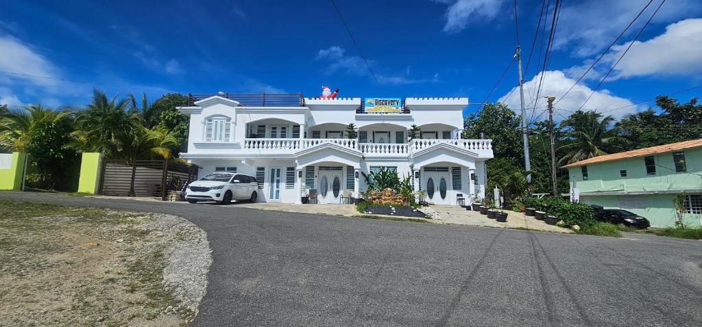 Discovery Beach Apartments