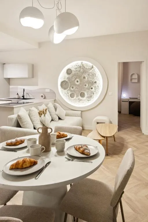 Cosy moon for 4 or 6 people quartier du Port, hotel in Nice