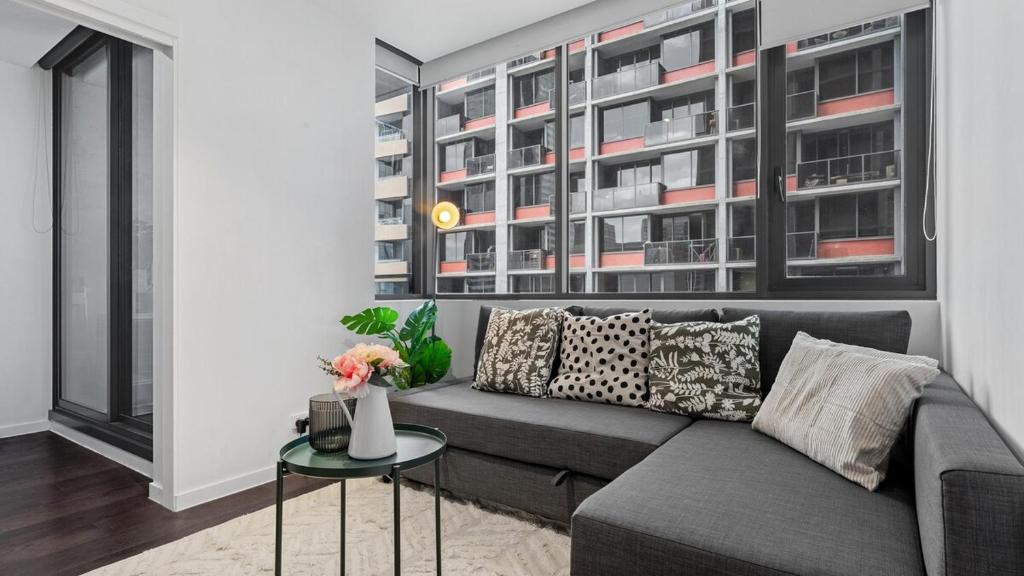 The Downtown Nest, Melbourne