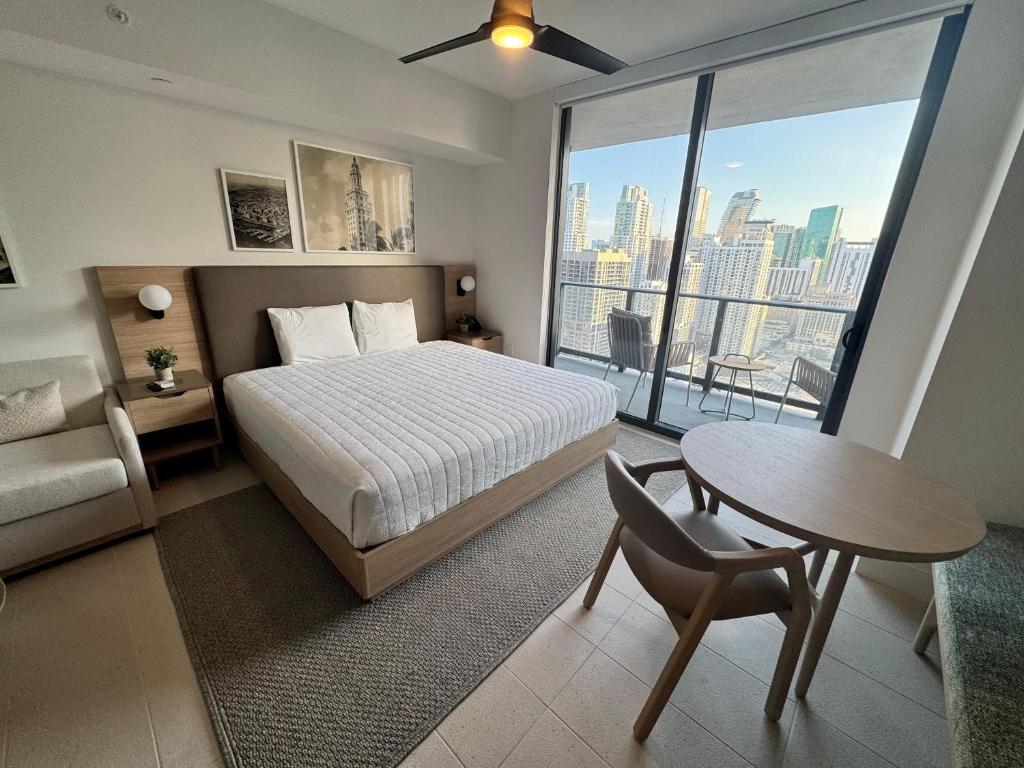 Suite at downtown Miami residences - Great view 30th floor, Miami