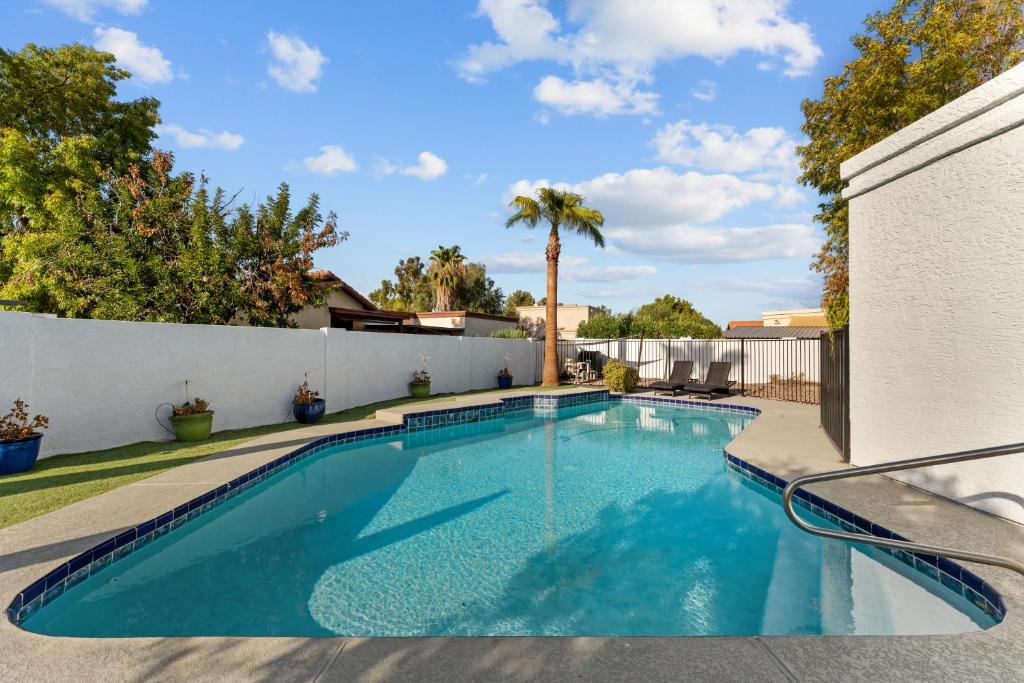 Sumptuous 4br House W Private Heated Pool, Mesa