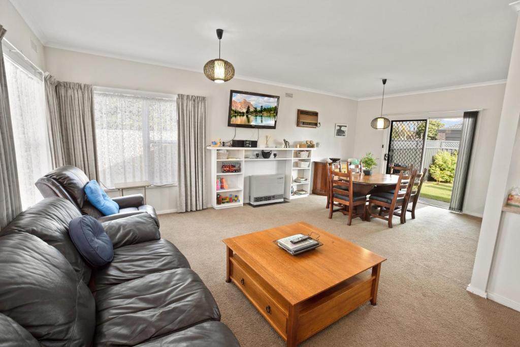 The Aviary, Paynesville