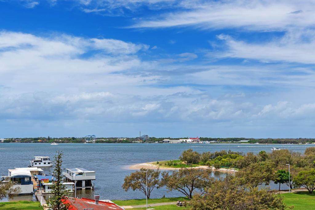 Broadwater view in southport 1b, Gold Coast