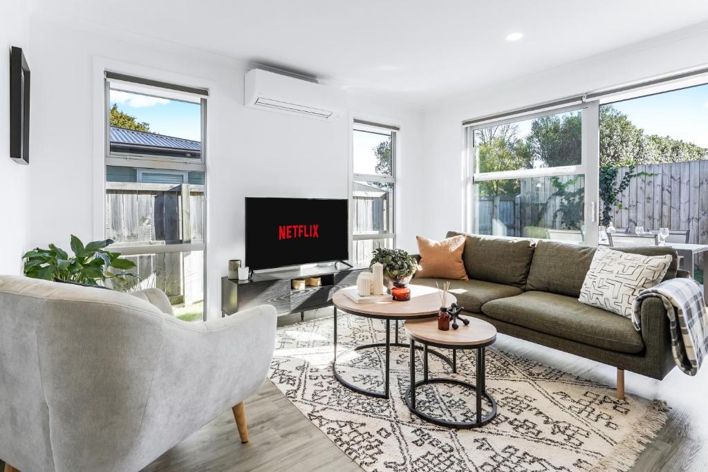 Stylish, Modern and Central, Hamilton