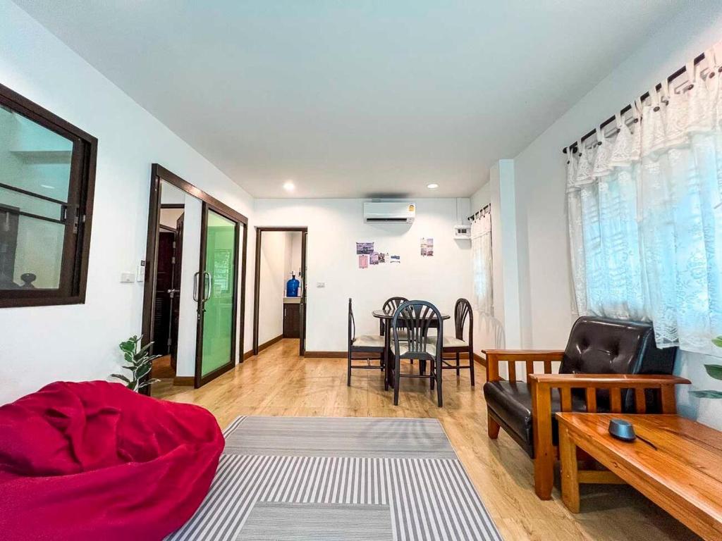 Cute House in Local Area, near CMU, Čiang Mai