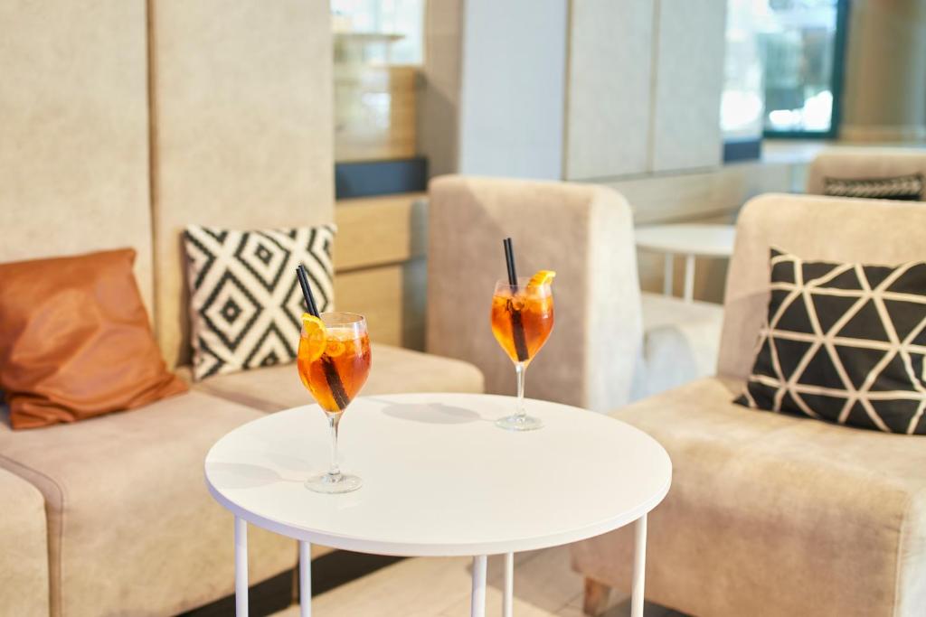 Hotel MARVEL - FULLY RENOVATED FREE Beach Access — Restaurant & bars in Sunny Beach, Burgas Region