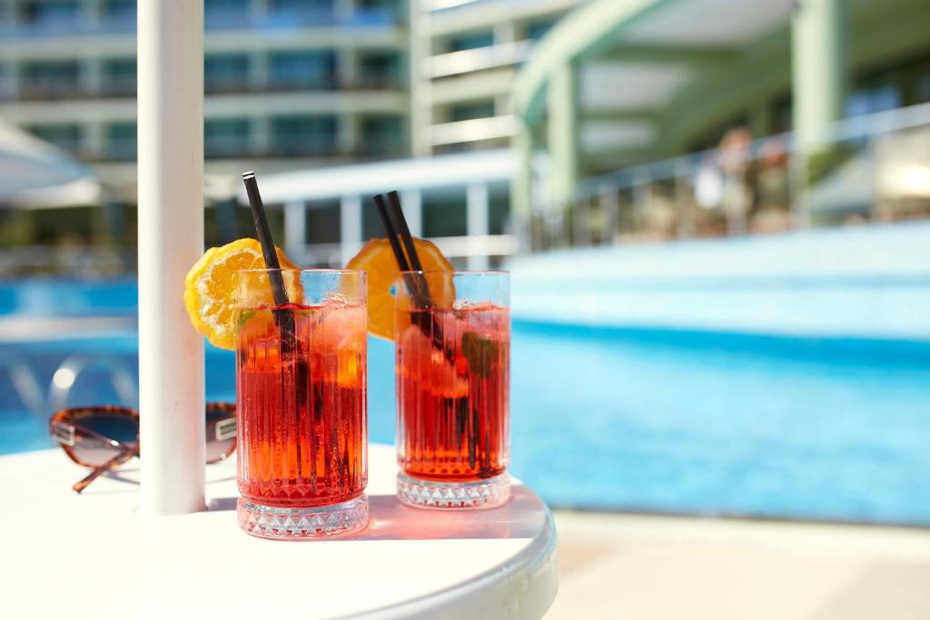 Hotel MARVEL - FULLY RENOVATED FREE Beach Access — Restaurant & bars in Sunny Beach, Burgas Region