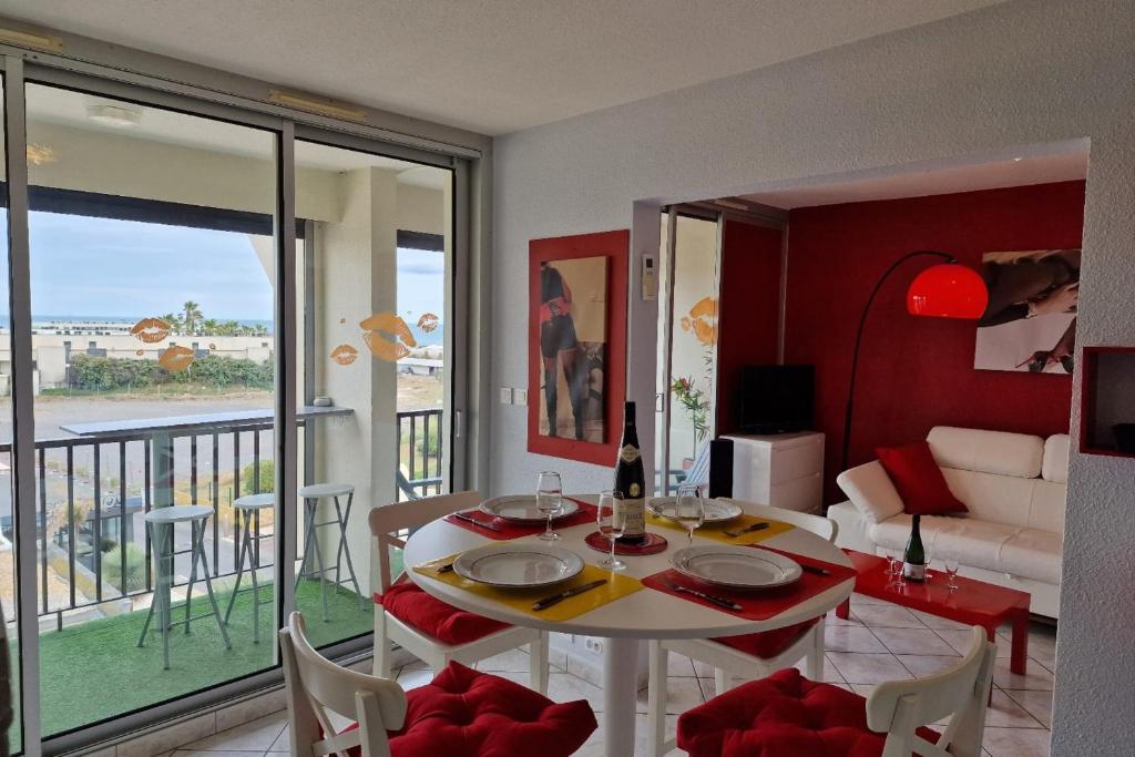 Naturiste Cap d'Agde Heliopolis F 61