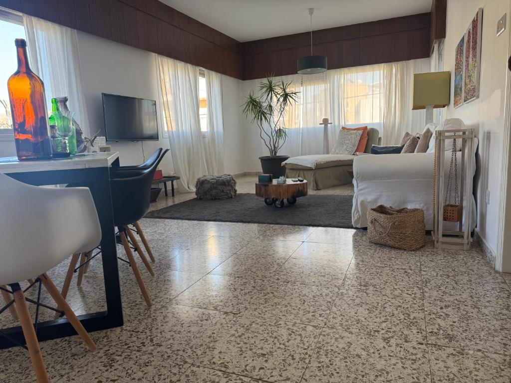 Nikolas and Persefoni Flats, Yeroskipou