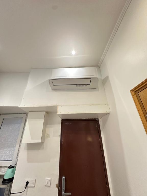 St Paul Marais Flat Ground Floor - 3