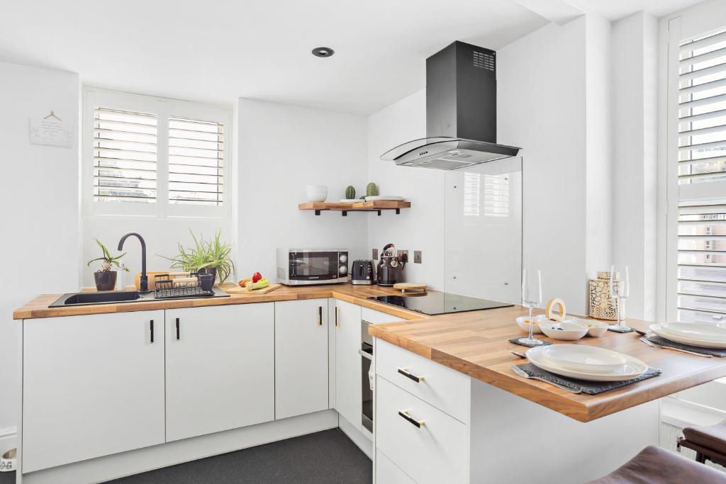 Luxury Holiday Apartments (Madrepore Road, Torquay) photo 6