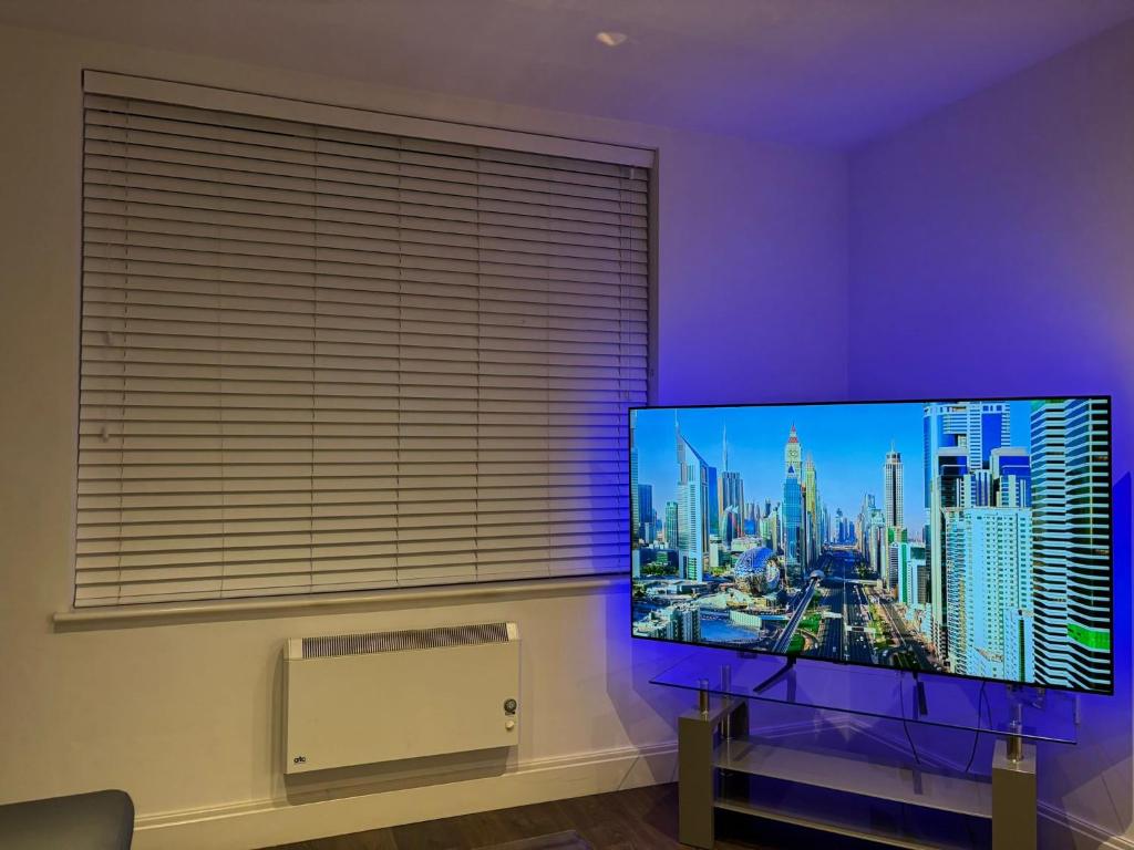 Shared lounge/TV area