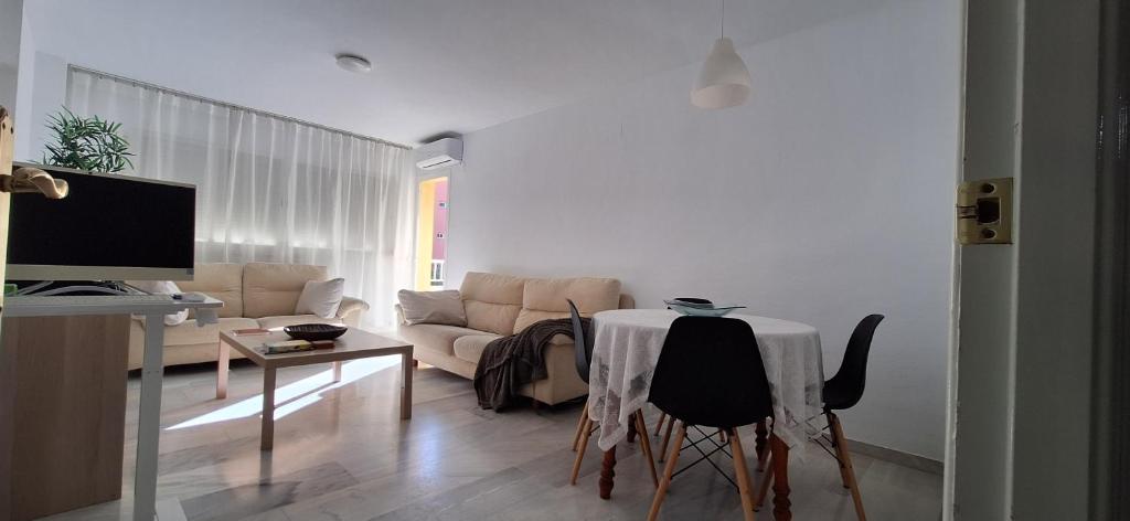 Apartment with sea view in Torremolinos - 4