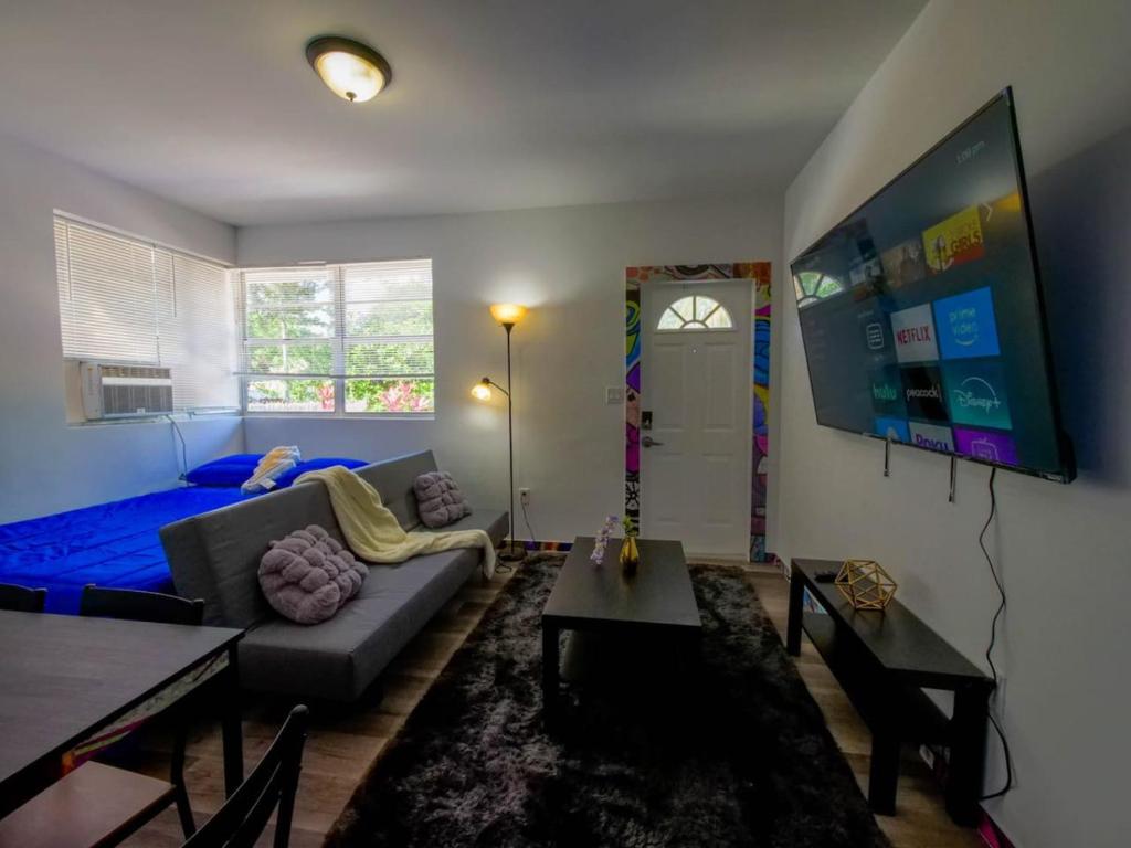 Modern Miami style studio, Miami