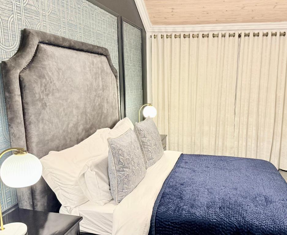 Serenity Suite, Somerset West