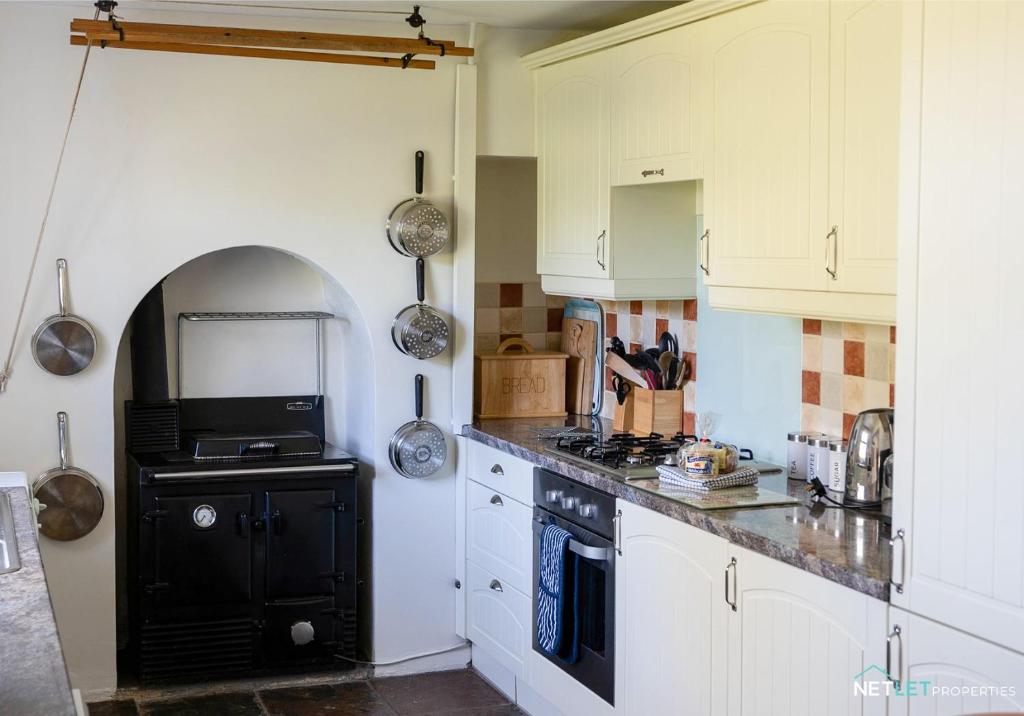 Stone Hall Mill Cottage - Tranquil Countryside Haven in Pembrokeshire 전경