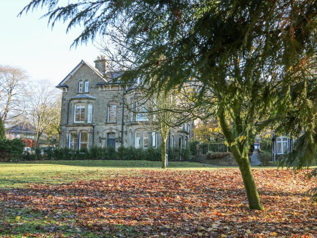 Castleton Suite, Buxton