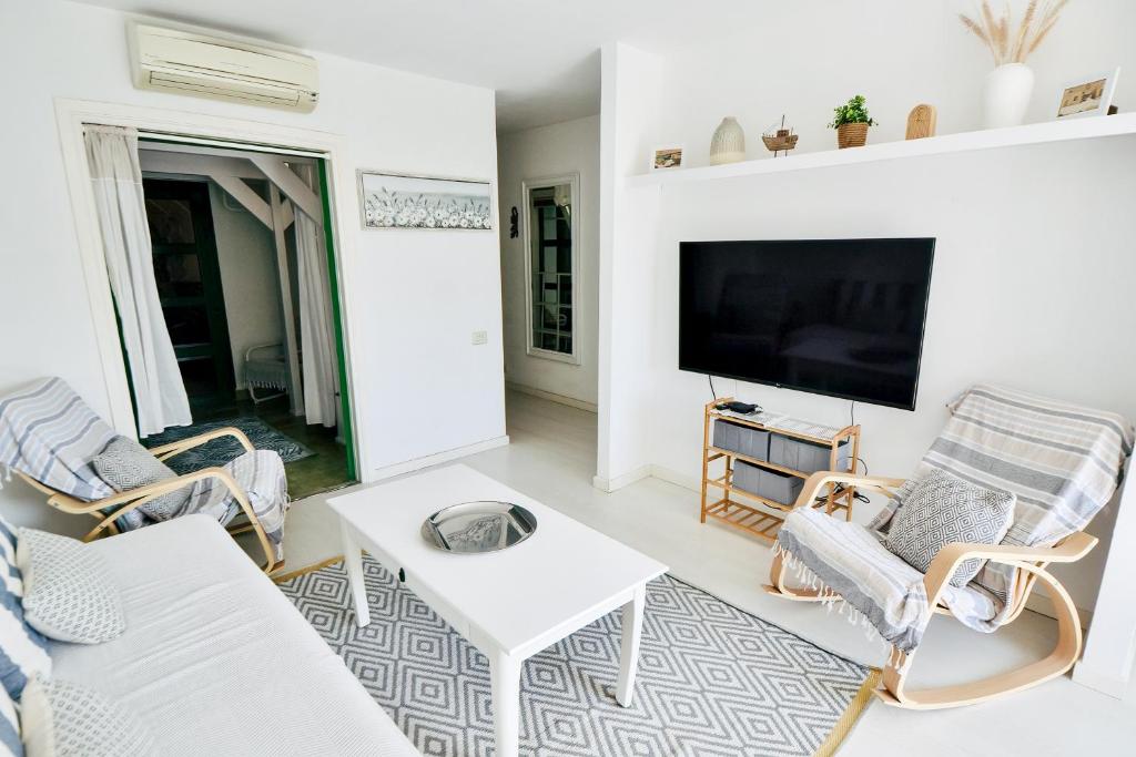 Casa Vivienne Perfectly Located Apartment With Roof Terrace In Puerto De Mogan Beach & Marina Gran Canaria - 4