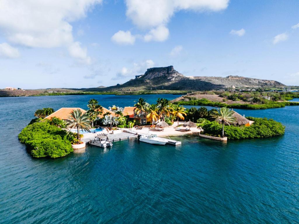 Private Island Isla Kiniw by Bocobay, Willemstad
