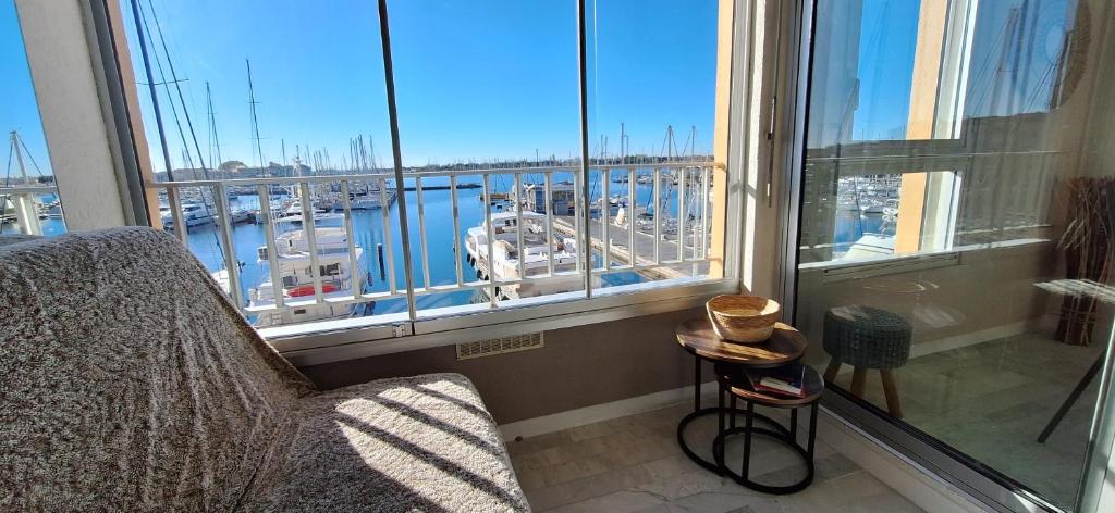 GRAND STUDIO VUE PANORAMIQUE SUR LE PORT, PARKING PRIVE - 1
