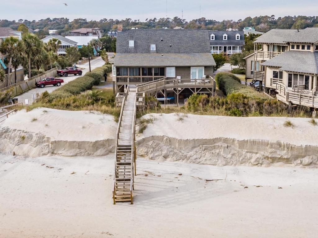 Oceanfront Escape with Beach Access, Pawleys Island