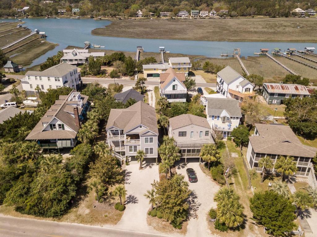 Luxurious Beachfront Escape with Spectacular Views, Pawleys Island