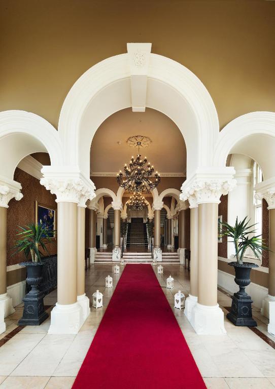 Lobby, The Royal Marine Hotel in Dublin