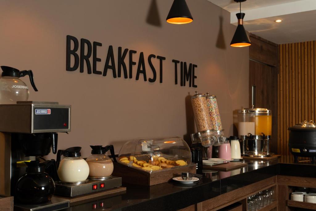1. Hotel By..