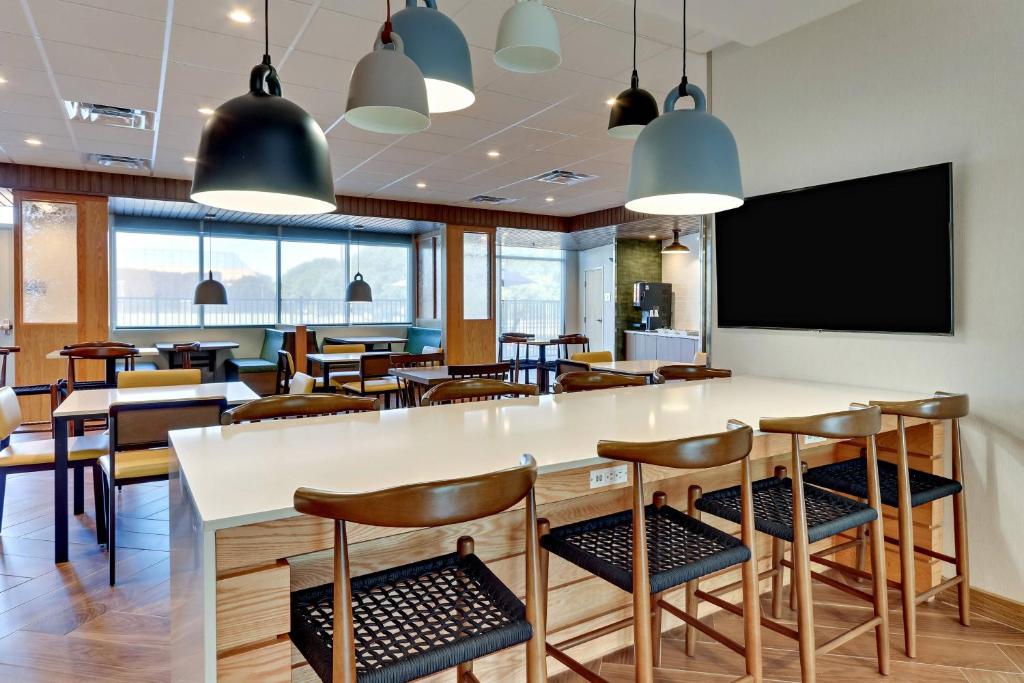 フェアフィールド バイ マリオット イン ＆ スイーツ ダラス ラブ フィールド (Fairfield by Marriott Inn & Suites Dallas Love Field) 館内設備