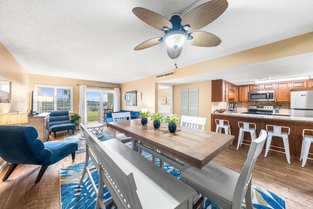 Holiday Surf and Racquet Unit 119, Destin