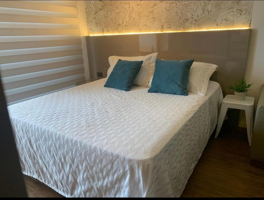 Studio frente a Burger King Equipetrol - 5