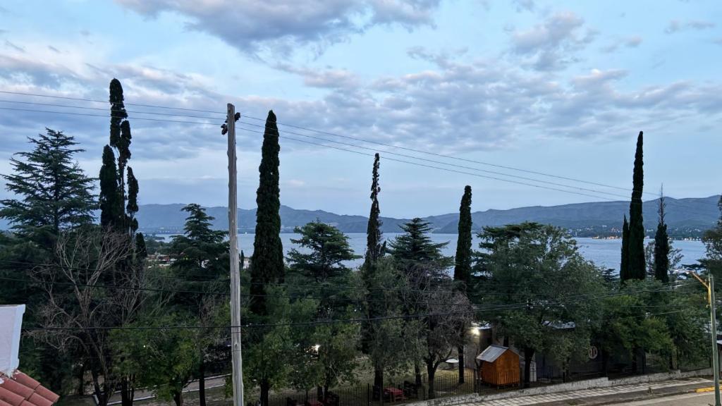 Gran casa en Villa Del Lago - 2