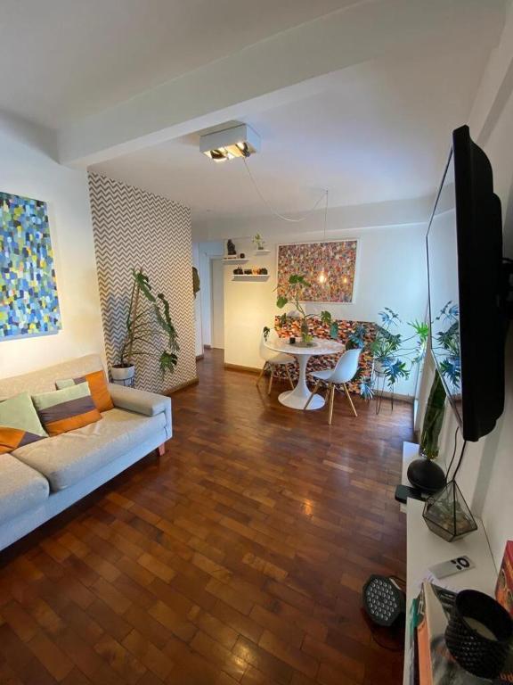 Elegante con amplio balcon terraza, en la mejor zona de recoleta - 1