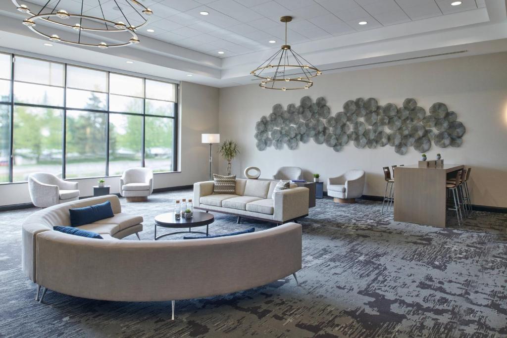 Delta Hotels by Marriott Detroit Novi, Farmington Hills