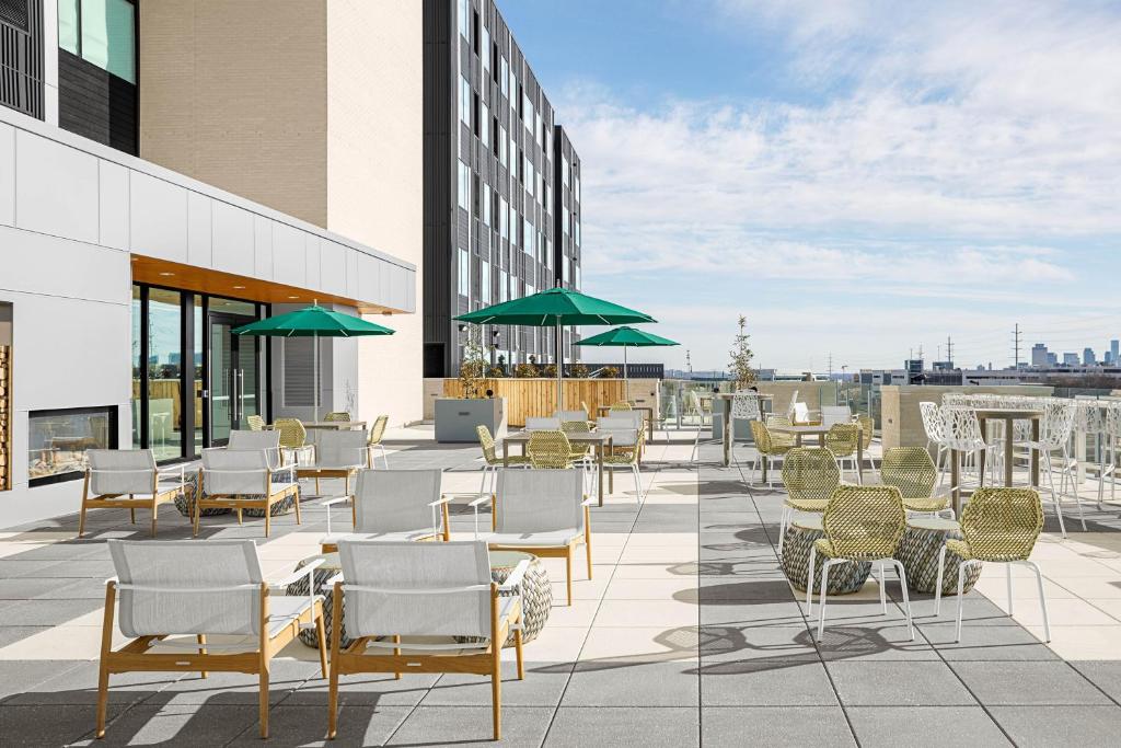 Element Nashville Vanderbilt West End スイミングプール