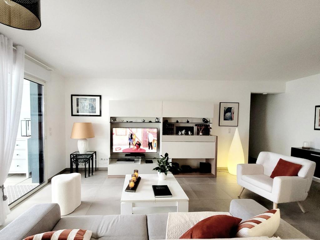 T3 moderne avec clim et wifi, proche port et mer, box fermé - FR-1-794-157 - 3