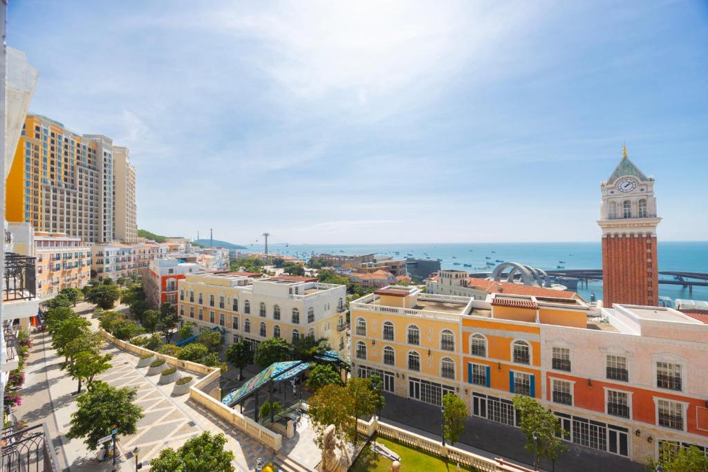 Catarina Hotel Phu Quoc &#8211; Free Cable Car Ticket &#038; Hon Thom Water Park