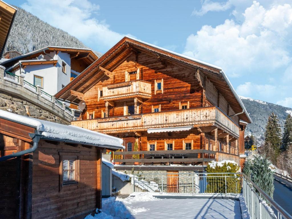 Chalet in Mayrhofen near Ski Slopes, Hippach