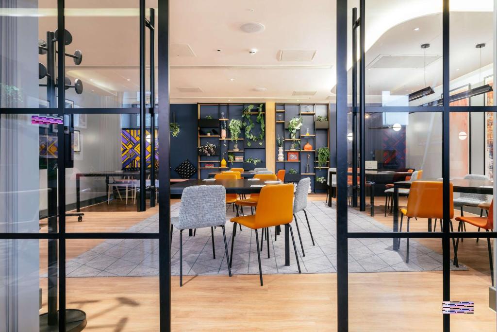 ハンプトン バイ ヒルトン ロンドン パーク ロイヤル (Hampton by Hilton London Park Royal) 会議室