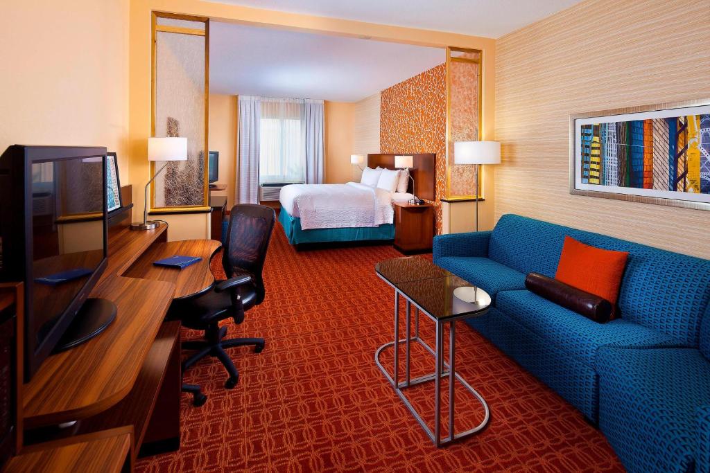 Fairfield by Marriott Inn & Suites Houston Hobby Airport