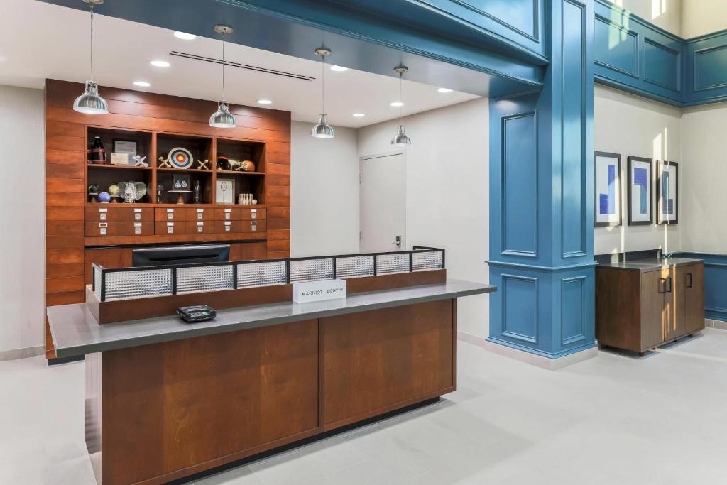 フロント・ロビー