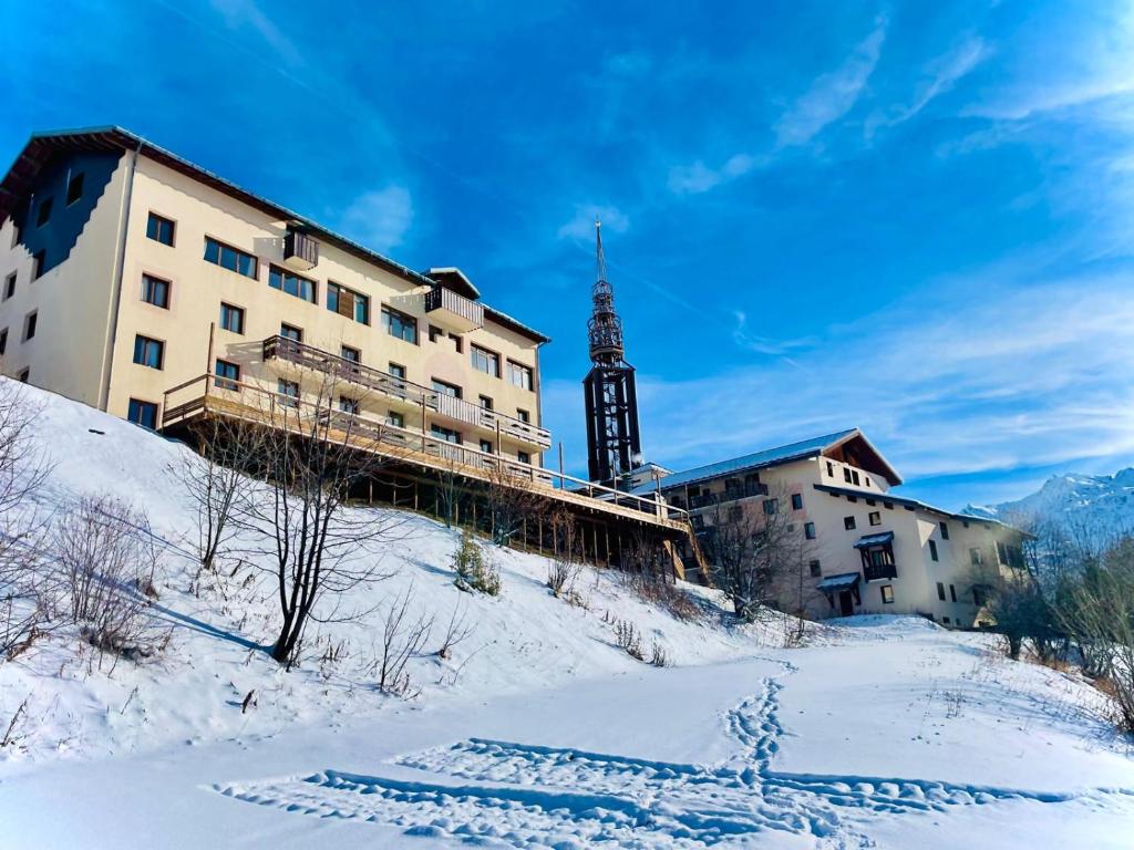 Exterior view, ho36 Les Menuires in Saint-Martin-de-Belleville