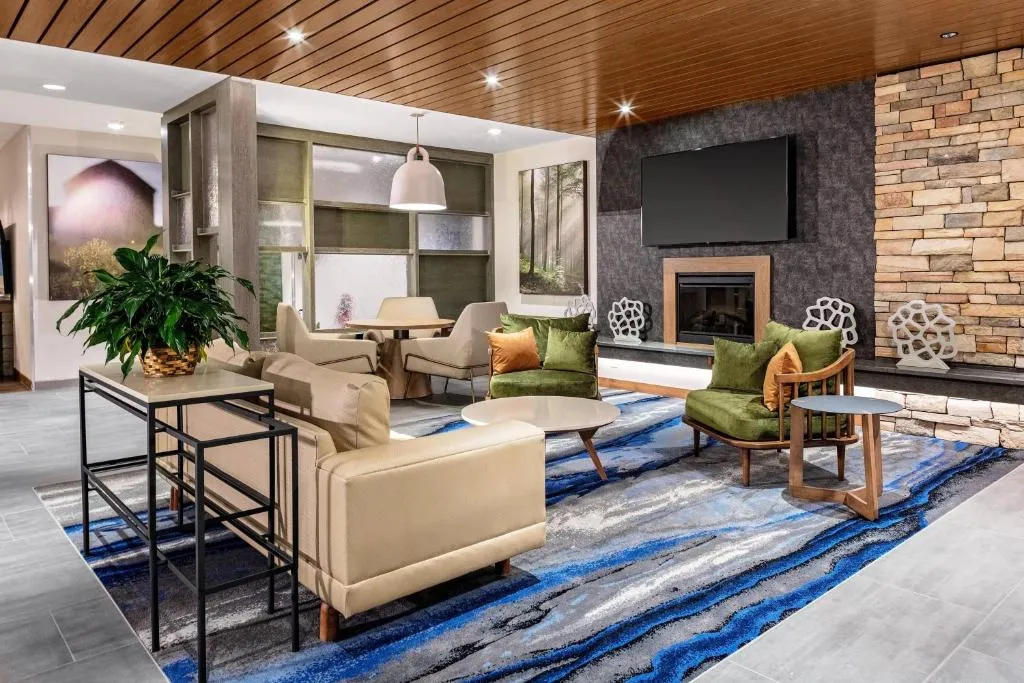 Fairfield Inn & Suites by Marriott Queensbury Glens Falls/Lake George，位于昆斯伯里的酒店