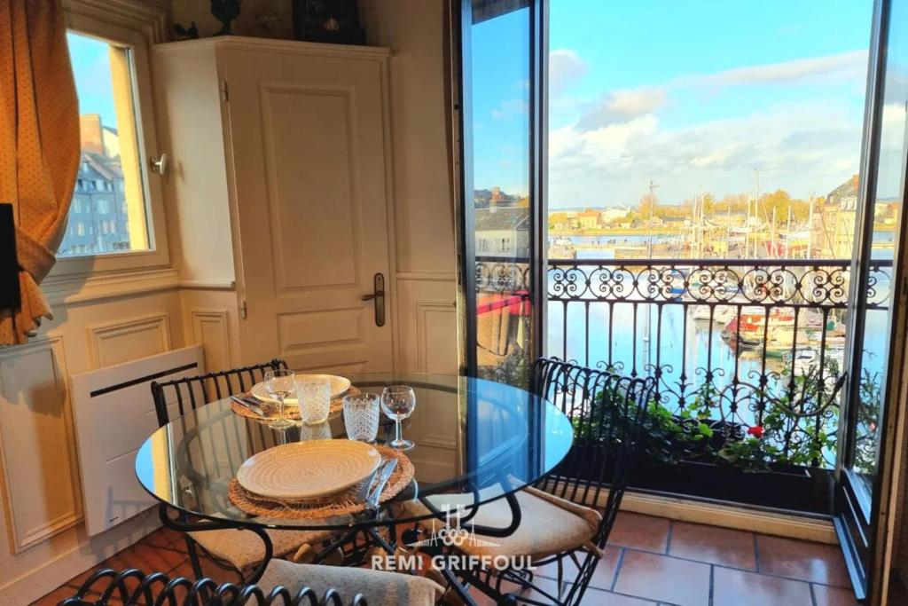 Key West - charming studio ON the port of Honfleur - Superb 360 view, Honfleur