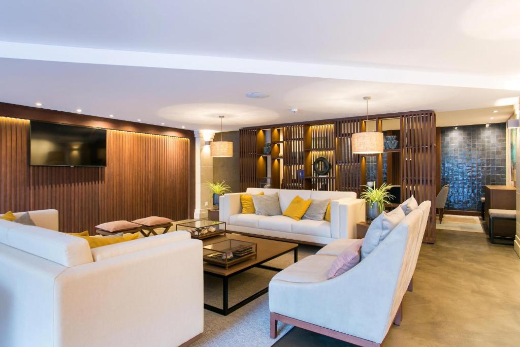 フロント・ロビー