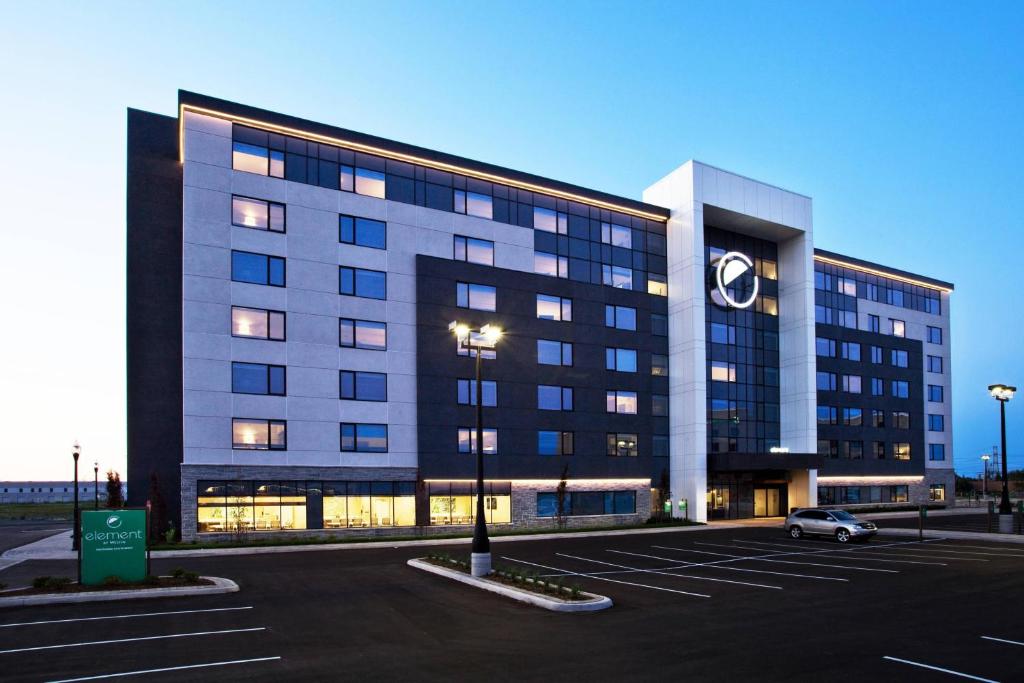 Element Vaughan Southwest, Vaughan