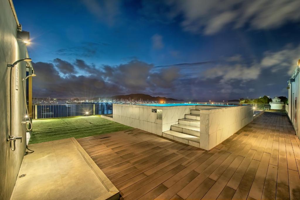 สระว่ายน้ำ