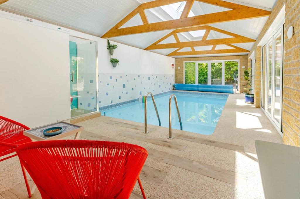 The Condo Swimming Pool available from May until October only, Broadmayne