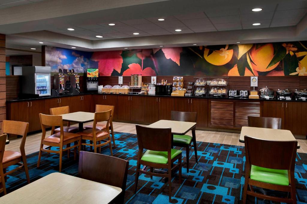 默特爾百老匯海灘萬豪費爾菲爾德酒店 (Fairfield Inn Myrtle Beach Broadway at the Beach)